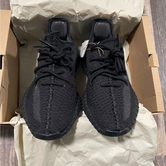 Adidas Yeezy Boost 350 v2 - Picture 1 of 6